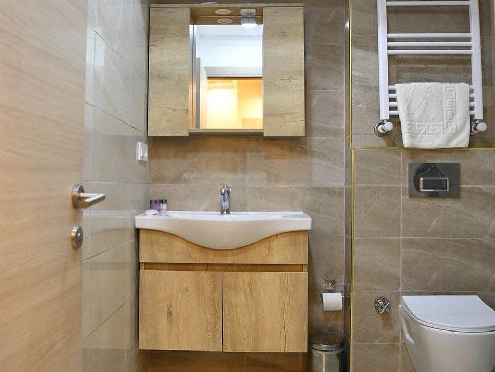 Choosing a Hotel for Laleli Shopping: Luggage, Tram and Location